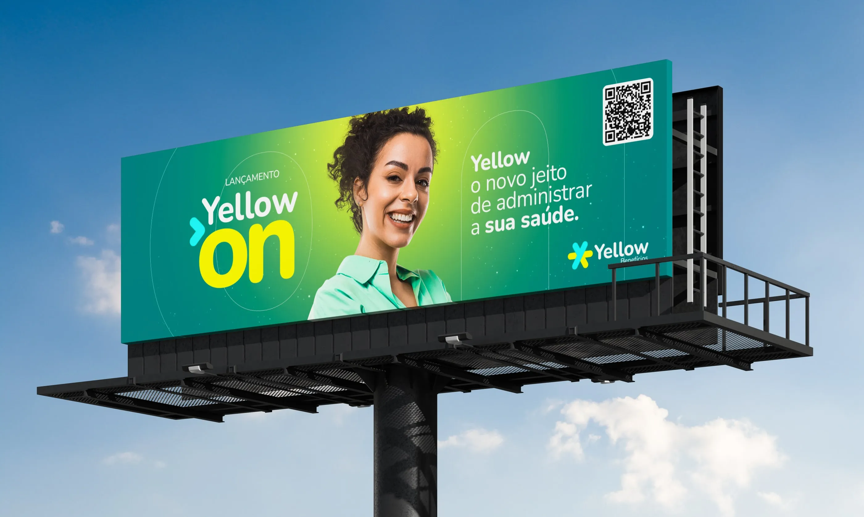 Outdoor da campanha de lançamento Yellow on: mulher sorrindo e a frase o novo jeito de administrar a sua saúde